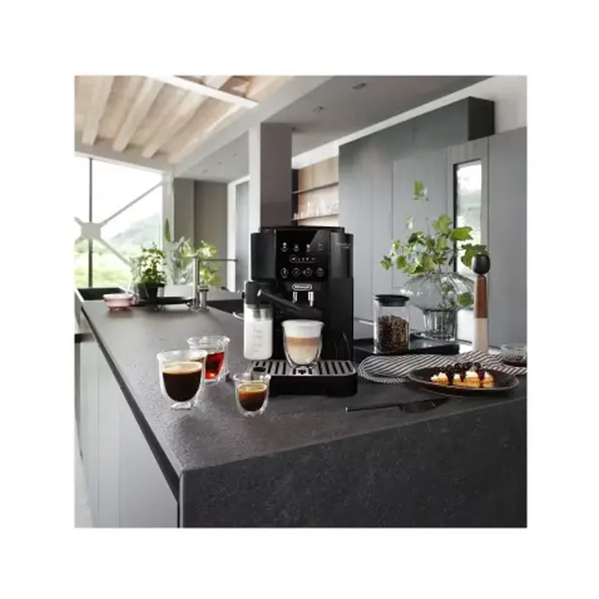 DeLonghi Magnifica (ECAM220.60.B)